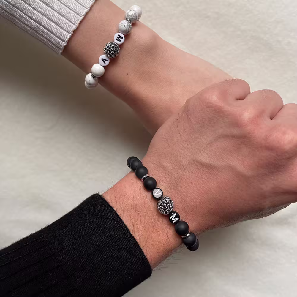 Páros cirkónia gömbös karkötő szett betűkkel