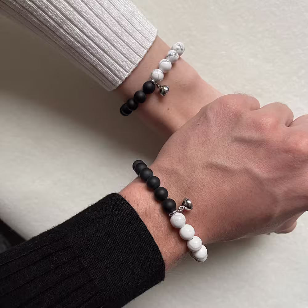 Páros mágneses ónix és howlit karkötő