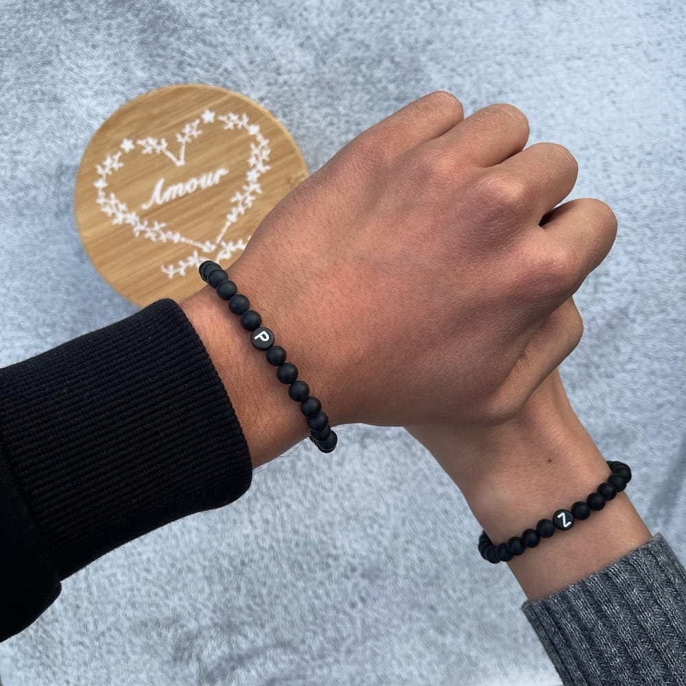 Páros betűs matt fekete ónix karkötő